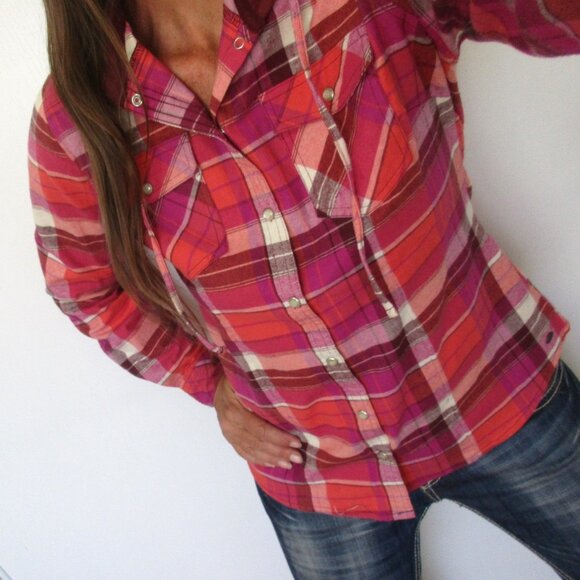 Legendary Whitetails Shacket Size Medium Pink Plaid Hooded Button-Up - Picture 1 of 10
